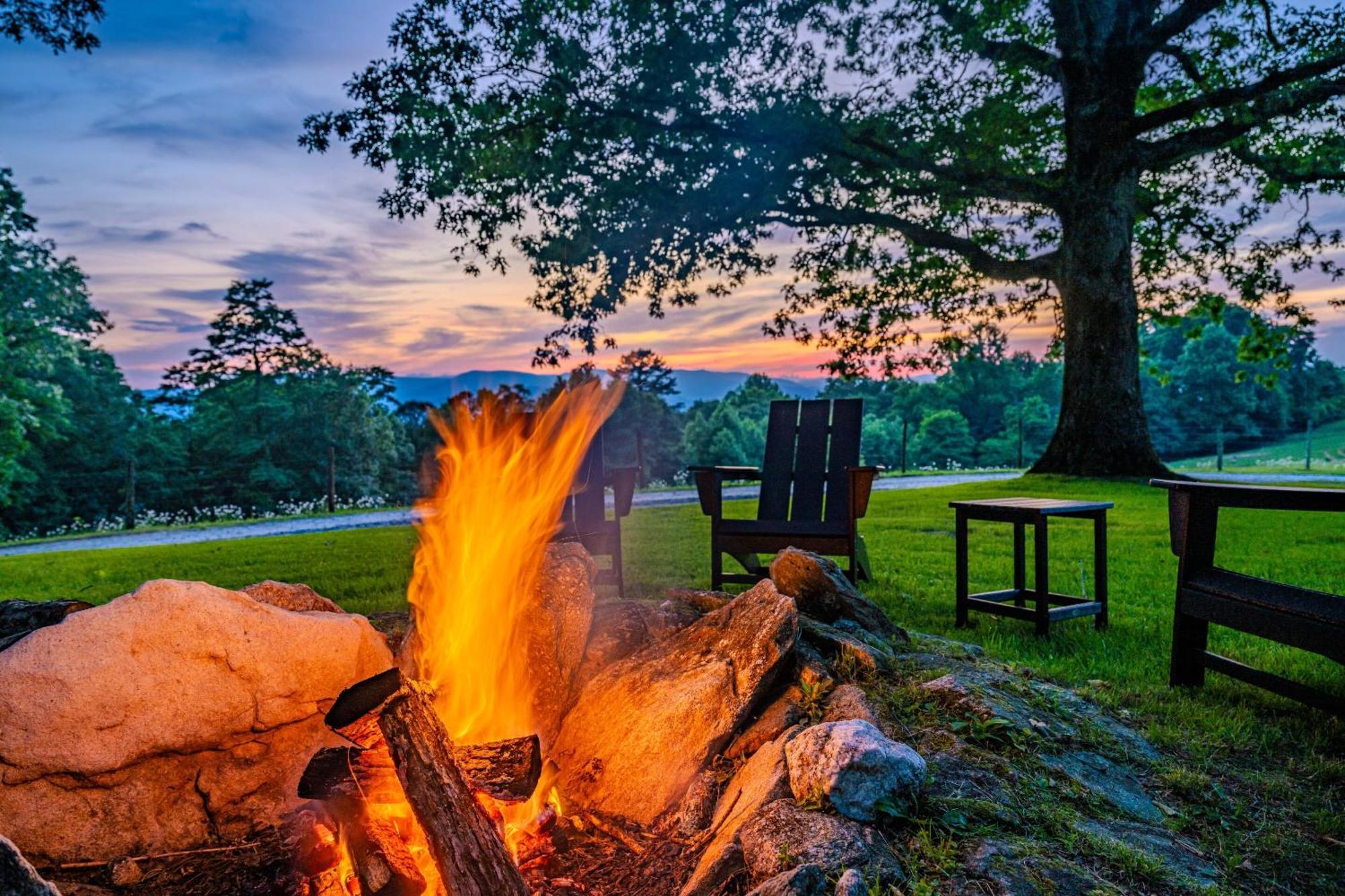 Hotel Fire Mountain Highlands Pokoj fotografie
